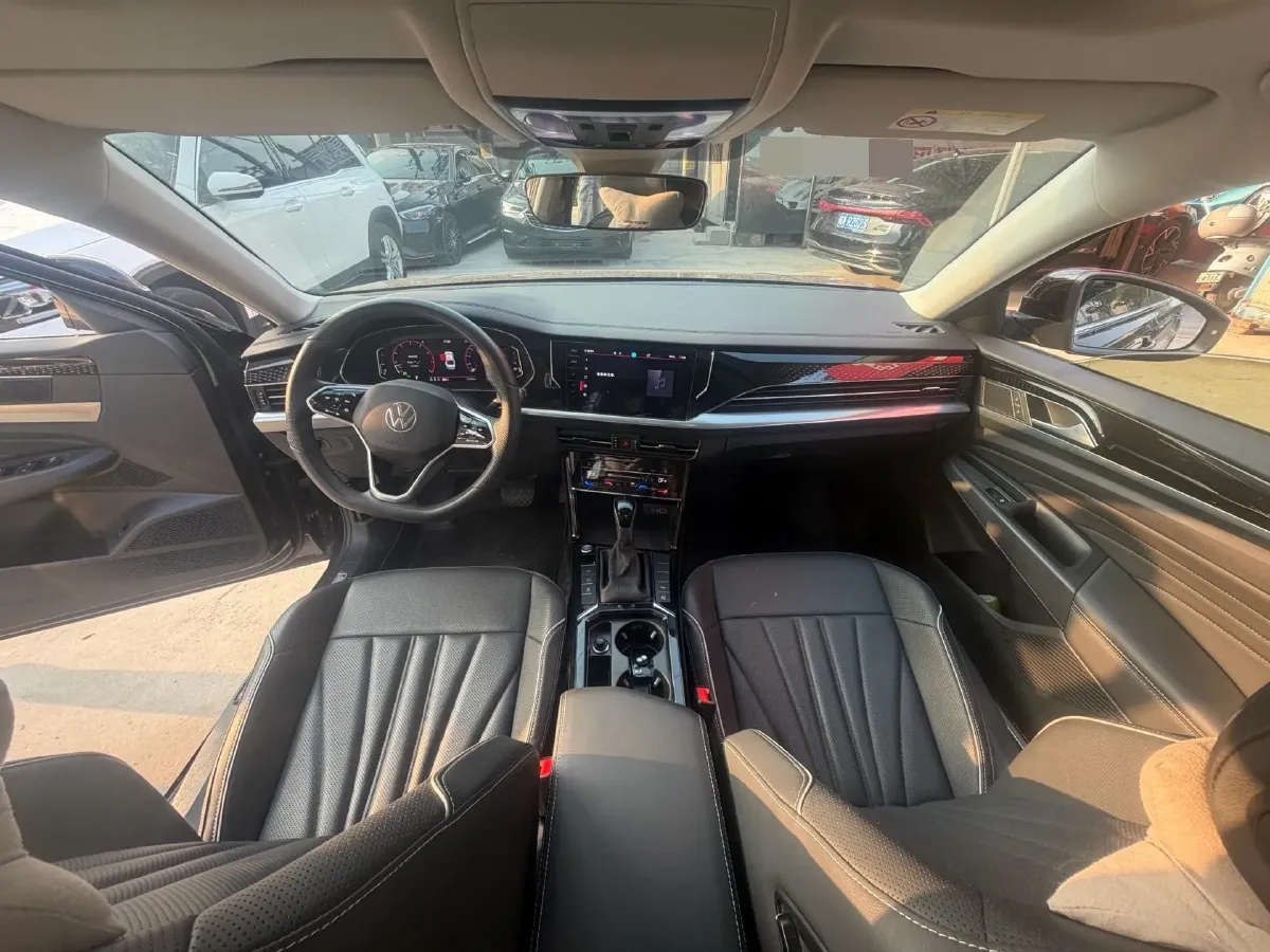 2024 Volkswagen Passat 2.0T 220HP L4 7DCT,autocango,china used car exporter,china ev exporter,chinese used car exporter,chinese used ev exporter