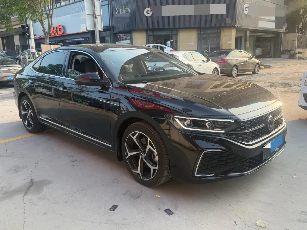 2024 Volkswagen Passat 2.0T 220HP L4 7DCT,autocango,china used car exporter,china ev exporter,chinese used car exporter,chinese used ev exporter