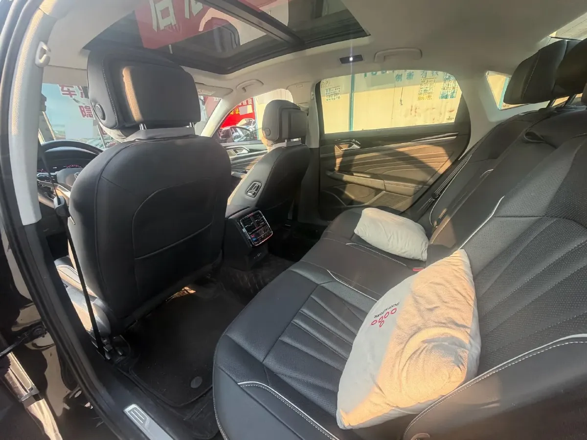 2024 Volkswagen Passat 2.0T 220HP L4 7DCT,autocango,china used car exporter,china ev exporter,chinese used car exporter,chinese used ev exporter