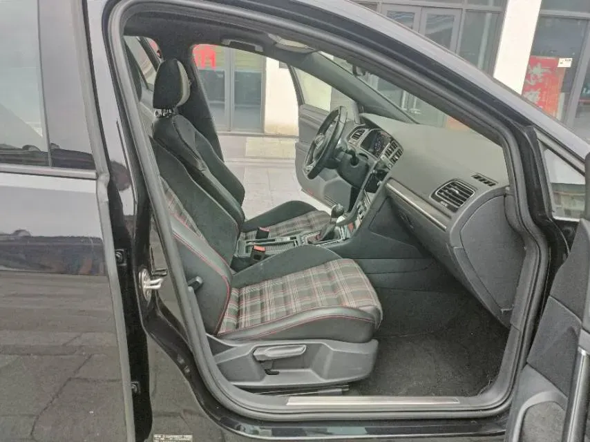 2018 Volkswagen GolfGTI 2.0T 220HP L4 7DCT,autocango,china used car exporter,china ev exporter,chinese used car exporter,chinese used ev exporter