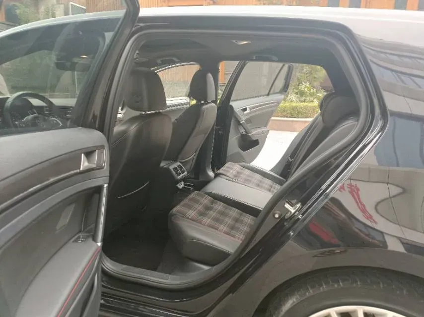 2018 Volkswagen GolfGTI 2.0T 220HP L4 7DCT,autocango,china used car exporter,china ev exporter,chinese used car exporter,chinese used ev exporter