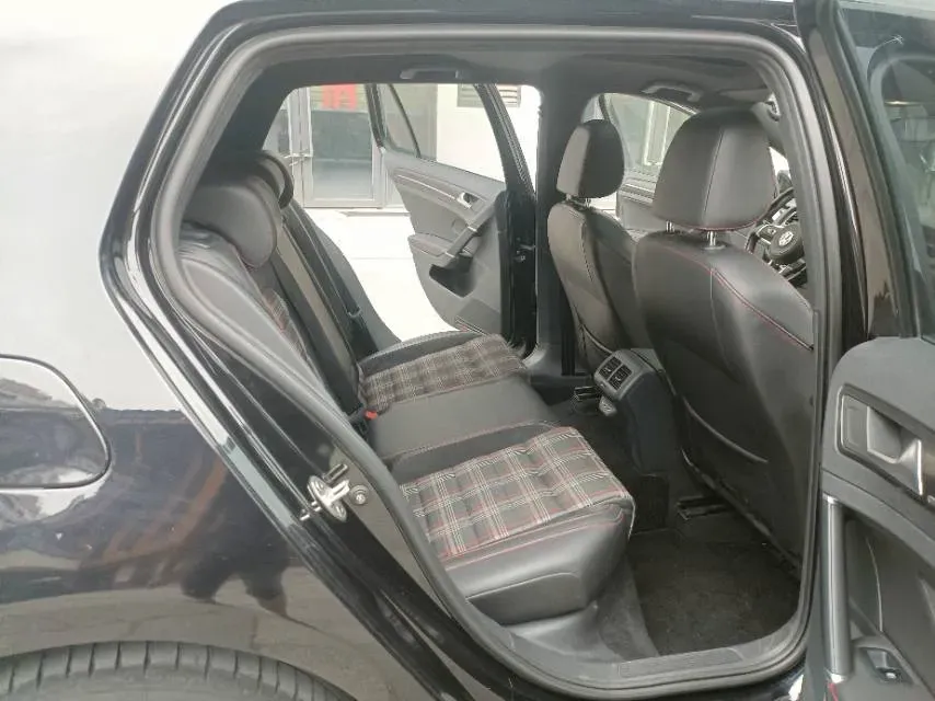 2018 Volkswagen GolfGTI 2.0T 220HP L4 7DCT,autocango,china used car exporter,china ev exporter,chinese used car exporter,chinese used ev exporter