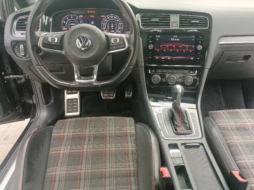 2018 Volkswagen GolfGTI 2.0T 220HP L4 7DCT,autocango,china used car exporter,china ev exporter,chinese used car exporter,chinese used ev exporter