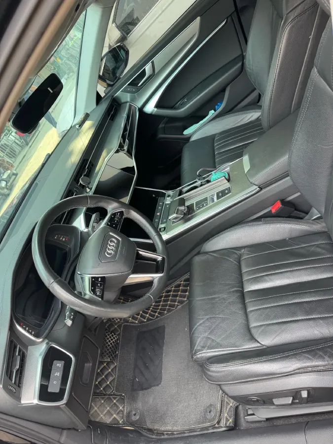 2021 Audi A6L 2.0T 190HP L4 7DCT,autocango,china used car exporter,china ev exporter,chinese used car exporter,chinese used ev exporter