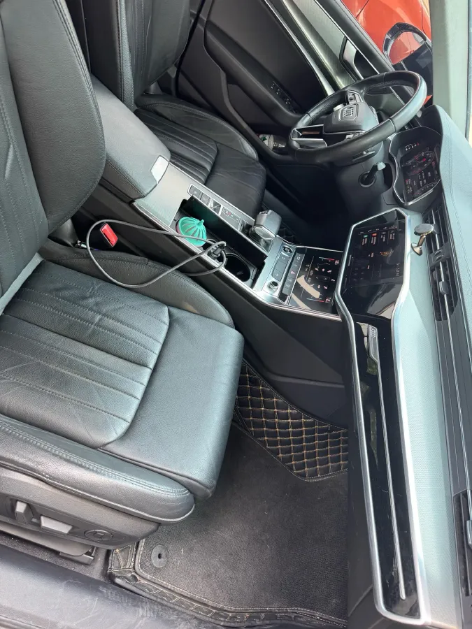 2021 Audi A6L 2.0T 190HP L4 7DCT,autocango,china used car exporter,china ev exporter,chinese used car exporter,chinese used ev exporter