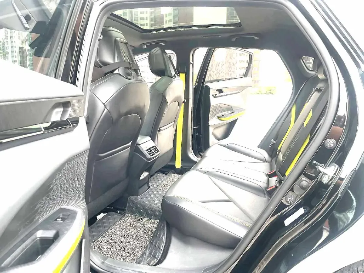 2022 ChangAn UNI-V 1.5T 188HP L4 7DCT,autocango,china used car exporter,china ev exporter,chinese used car exporter,chinese used ev exporter