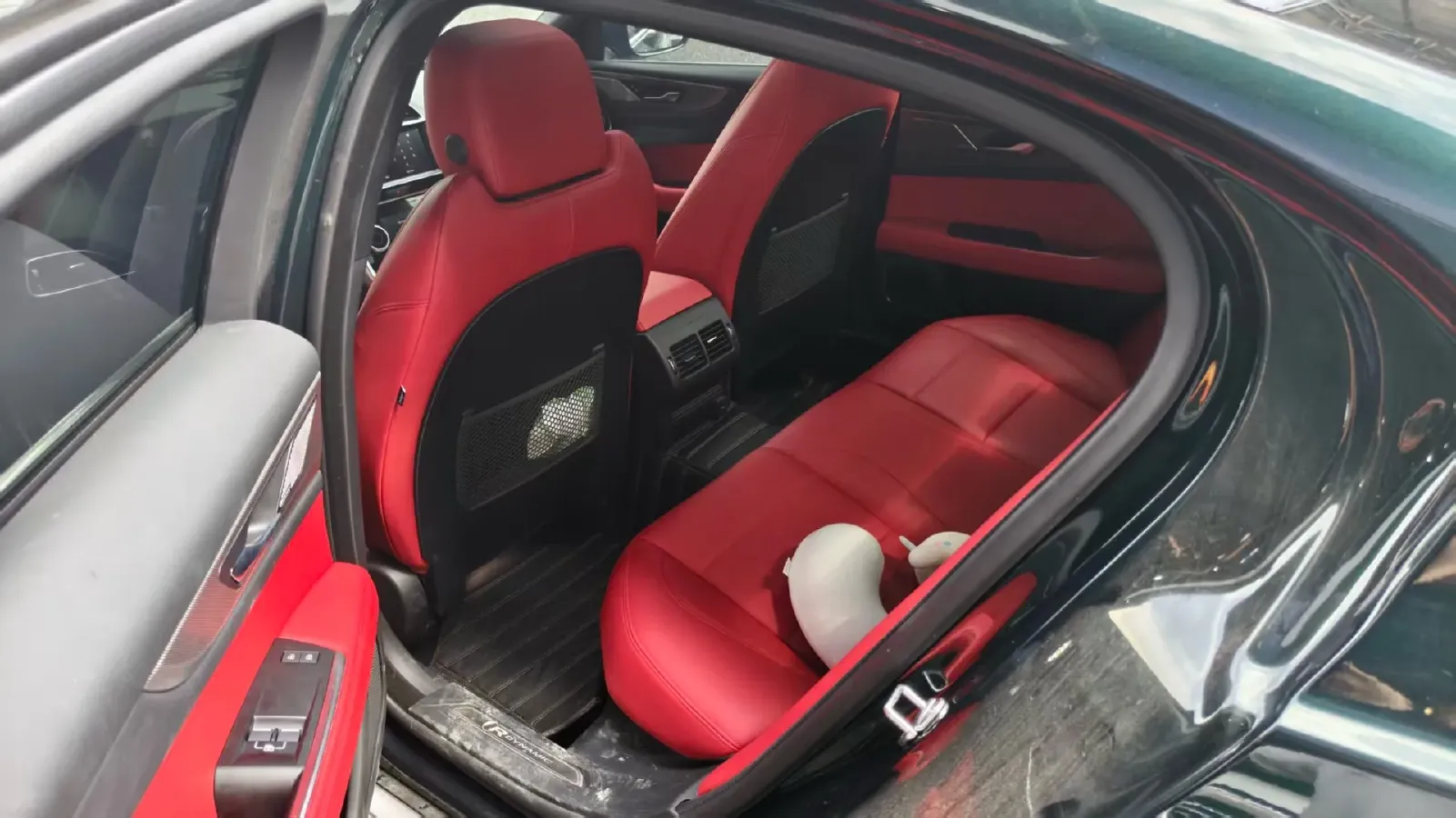 2023 Jaguar XEL 2.0T 250HP L4 8AT,autocango,china used car exporter,china ev exporter,chinese used car exporter,chinese used ev exporter