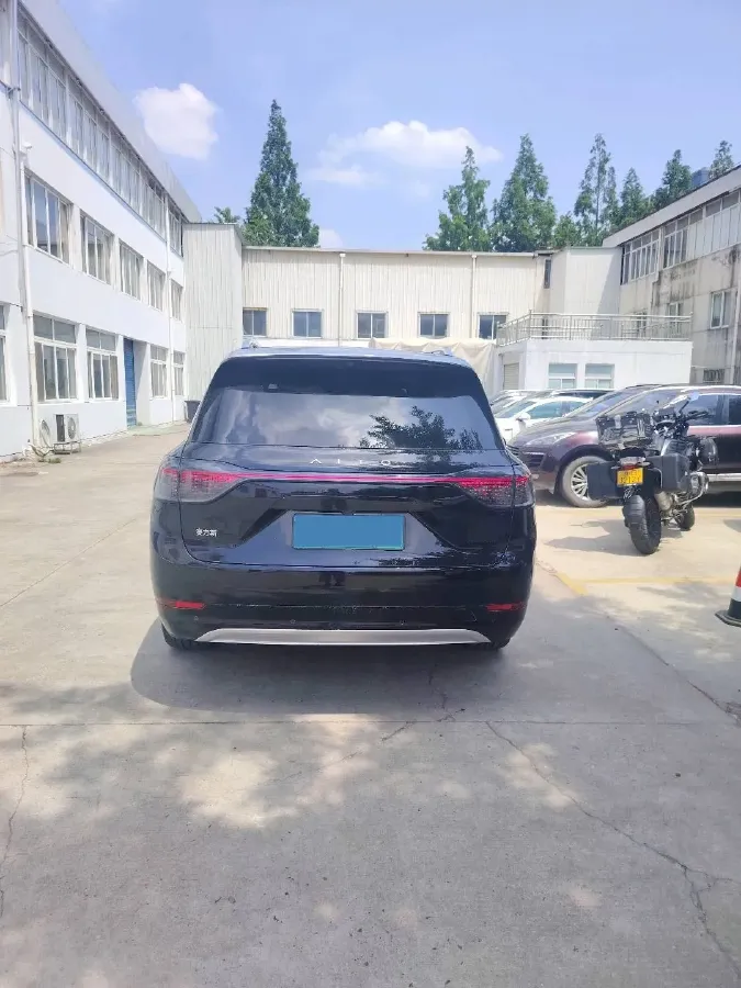 2024 AITO AITO M9 1.5T 152HP L4 REEV 42KWH,autocango,china used car exporter,china ev exporter,chinese used car exporter,chinese used ev exporter