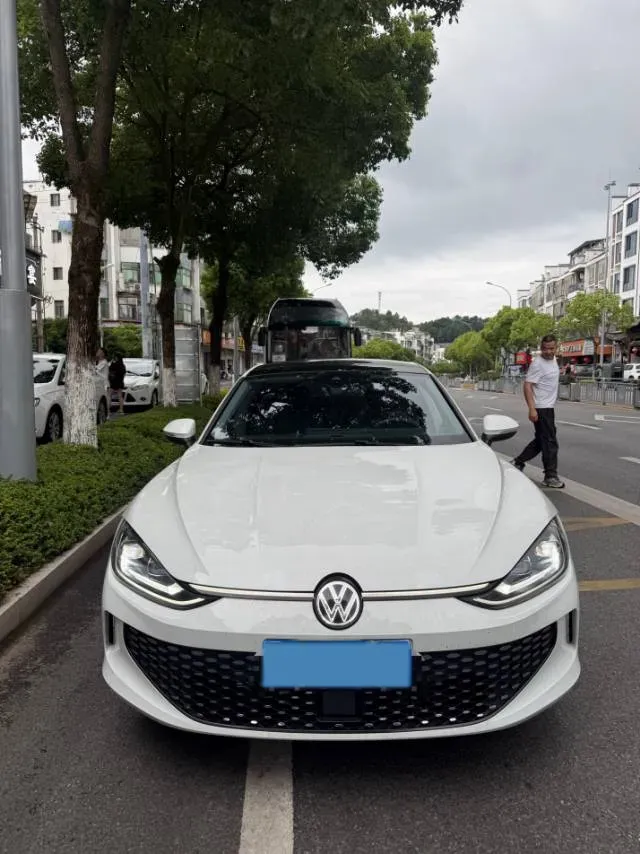 2024 Volkswagen Lamando 1.4T 150HP L4 7DCT,autocango,china used car exporter,china ev exporter,chinese used car exporter,chinese used ev exporter