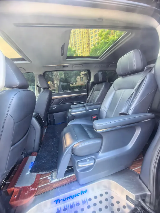 2021 GAC Trumpchi M8 2.0T 252HP L4 8AT,autocango,china used car exporter,china ev exporter,chinese used car exporter,chinese used ev exporter