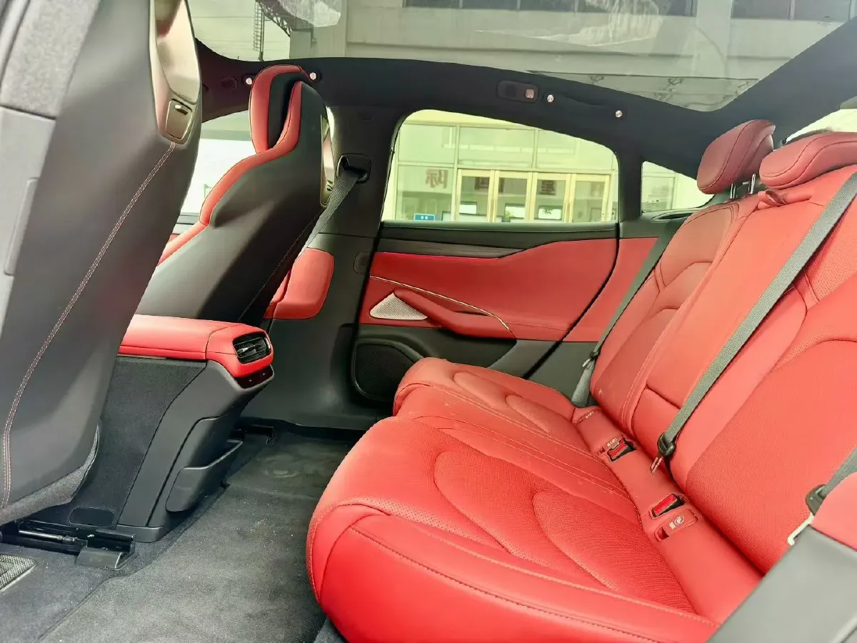 2024 MI SU7 BEV 94.3KWH,autocango,china used car exporter,china ev exporter,chinese used car exporter,chinese used ev exporter