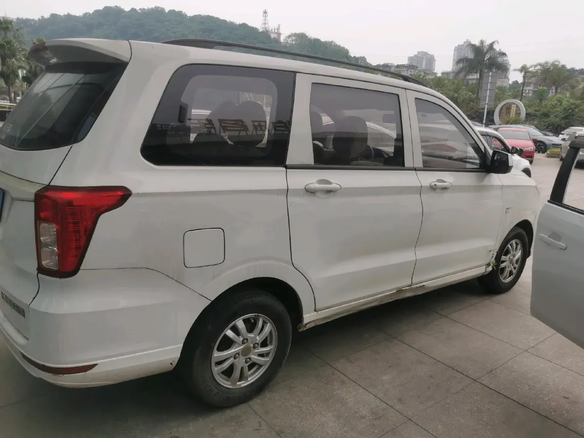 2019 WuLing HongGuang 1.5L 99HP L4 6MT,autocango,china used car exporter,china ev exporter,chinese used car exporter,chinese used ev exporter