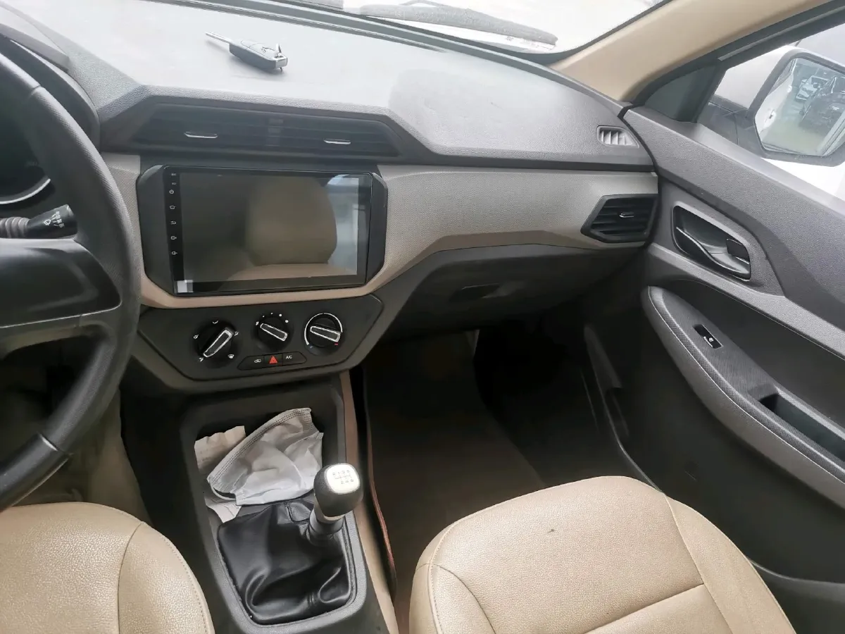 2019 WuLing HongGuang 1.5L 99HP L4 6MT,autocango,china used car exporter,china ev exporter,chinese used car exporter,chinese used ev exporter