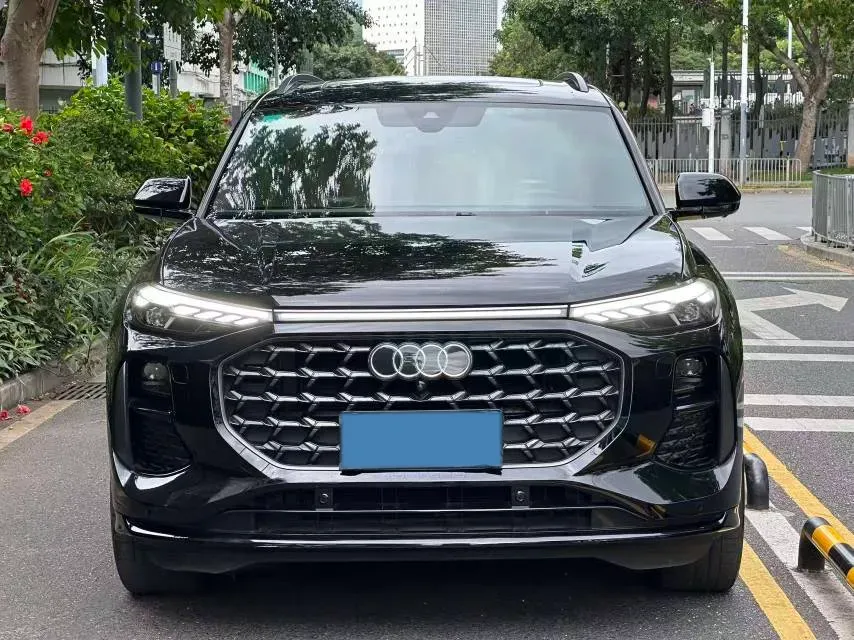 2022 Audi A7L 2.0T 245HP L4 7DCT,autocango,china used car exporter,china ev exporter,chinese used car exporter,chinese used ev exporter