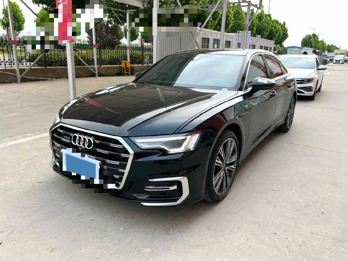 2025 Audi A6L 2.0T 245HP L4 7DCT,autocango,china used car exporter,china ev exporter,chinese used car exporter,chinese used ev exporter