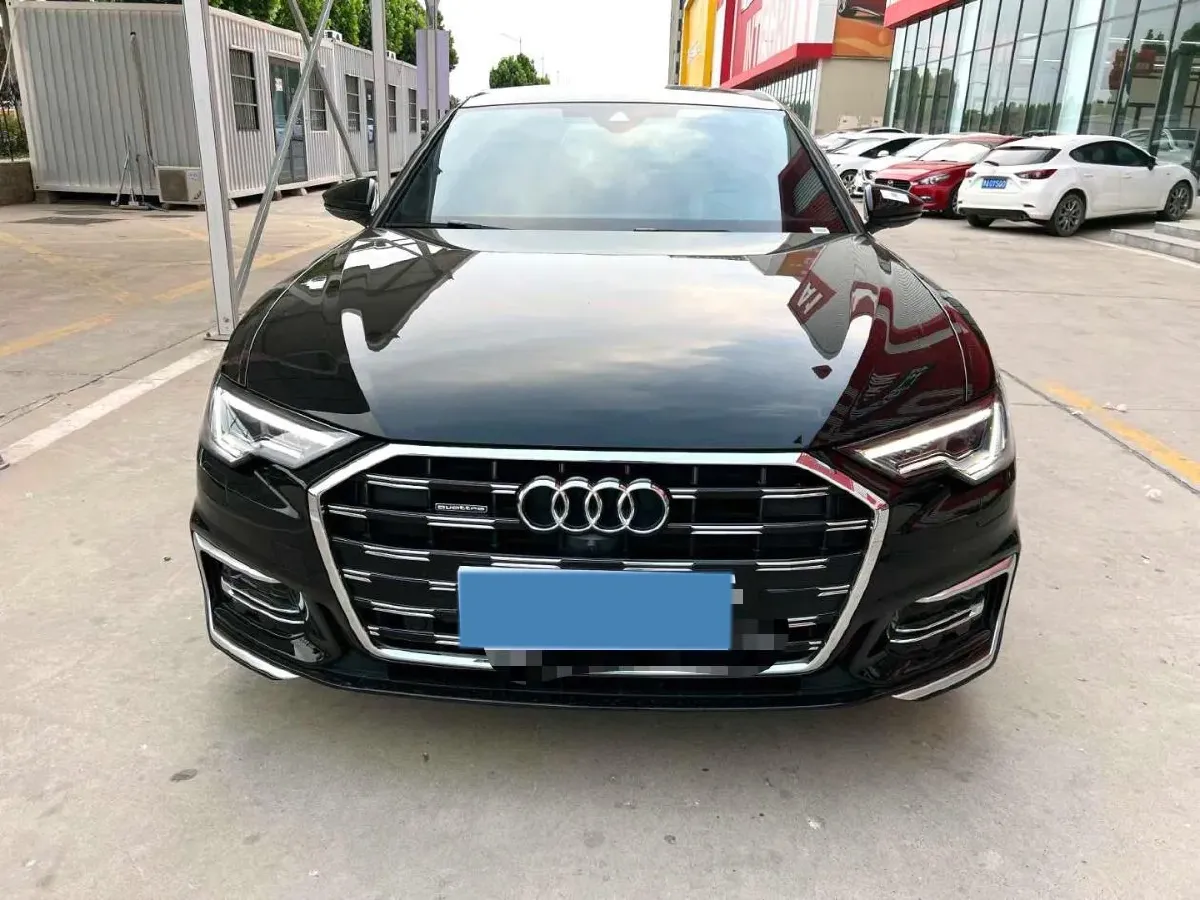 2025 Audi A6L 2.0T 245HP L4 7DCT,autocango,china used car exporter,china ev exporter,chinese used car exporter,chinese used ev exporter