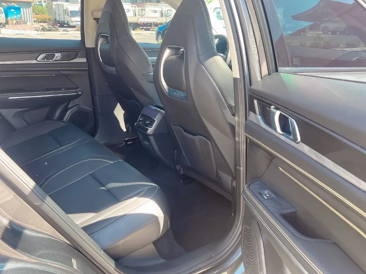 2023 MAXUS Interstellar 2.0T 261HP L4 8AT,autocango,china used car exporter,china ev exporter,chinese used car exporter,chinese used ev exporter