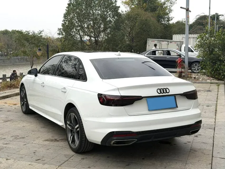2020 Audi A4L 2.0T 190HP L4 7DCT,autocango,china used car exporter,china ev exporter,chinese used car exporter,chinese used ev exporter