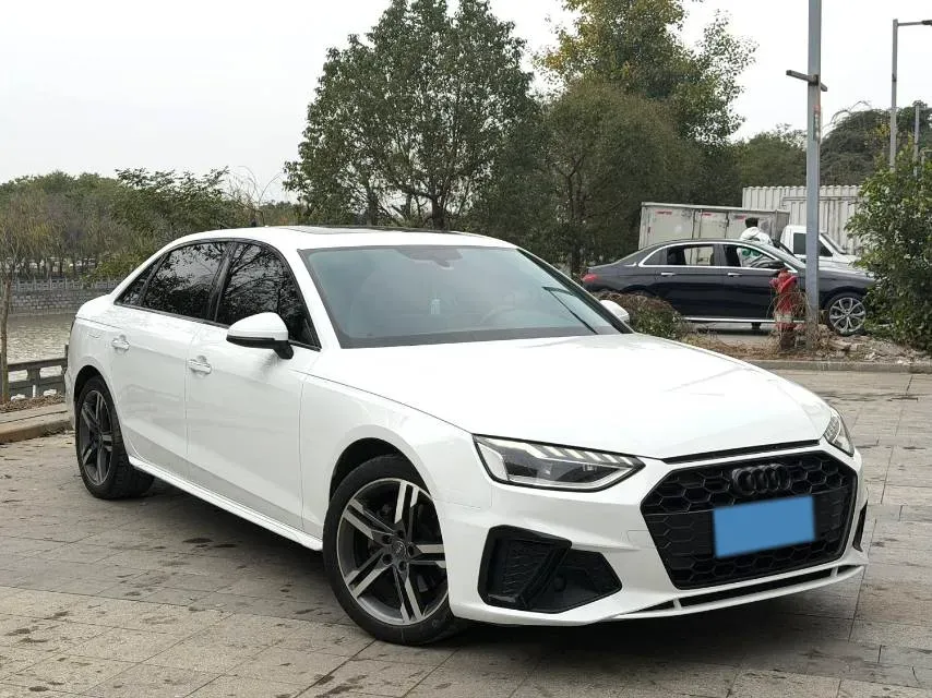 2020 Audi A4L 2.0T 190HP L4 7DCT,autocango,china used car exporter,china ev exporter,chinese used car exporter,chinese used ev exporter