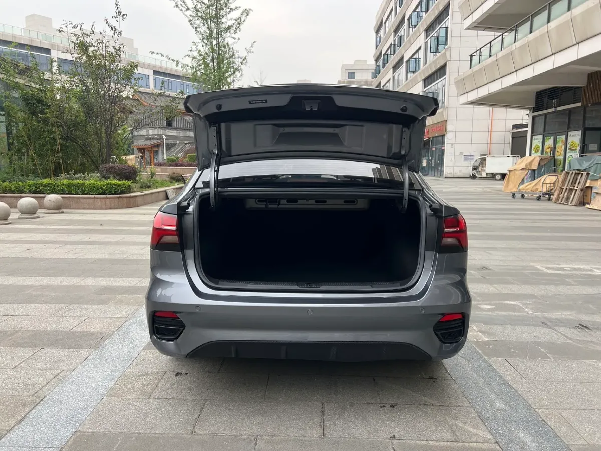 2021 Roewe i5 1.5L 120HP L4 CVT,autocango,china used car exporter,china ev exporter,chinese used car exporter,chinese used ev exporter