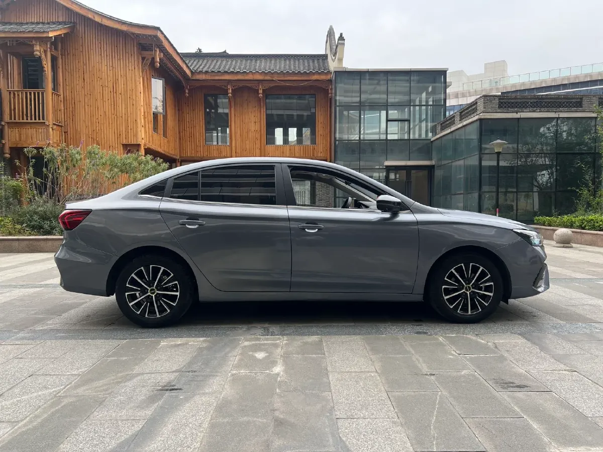 2021 Roewe i5 1.5L 120HP L4 CVT,autocango,china used car exporter,china ev exporter,chinese used car exporter,chinese used ev exporter