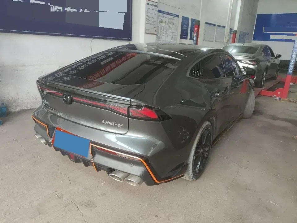 2023 ChangAn UNI-V 1.5T 188HP L4 7DCT,autocango,china used car exporter,china ev exporter,chinese used car exporter,chinese used ev exporter