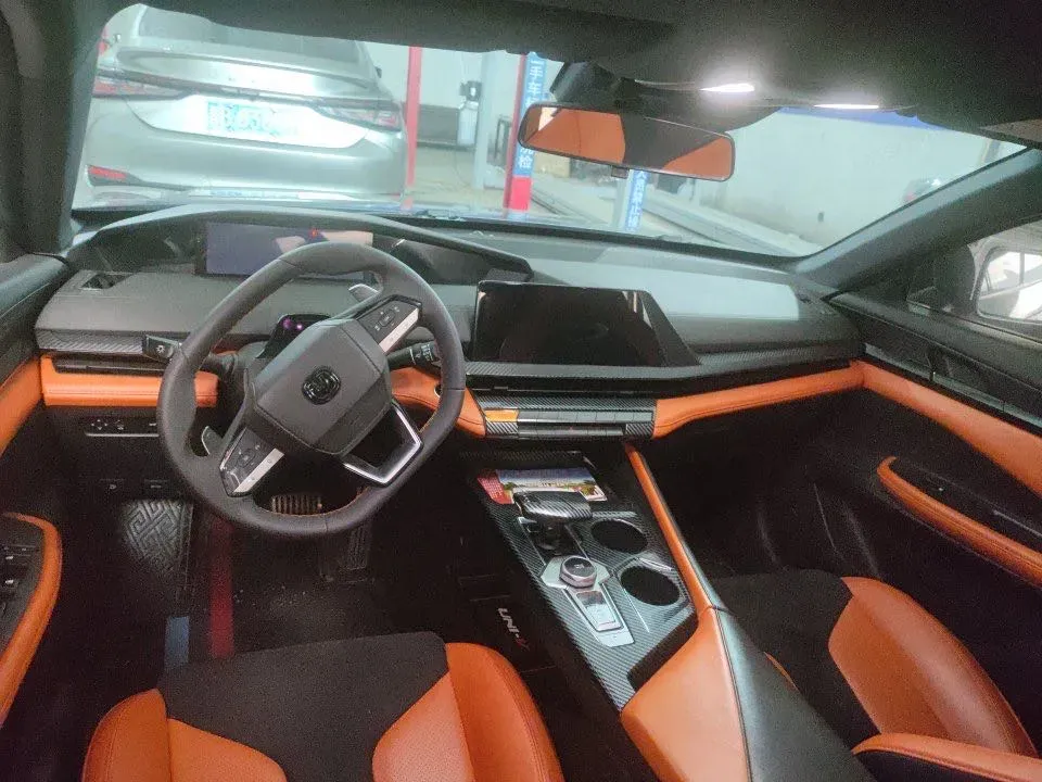 2023 ChangAn UNI-V 1.5T 188HP L4 7DCT,autocango,china used car exporter,china ev exporter,chinese used car exporter,chinese used ev exporter
