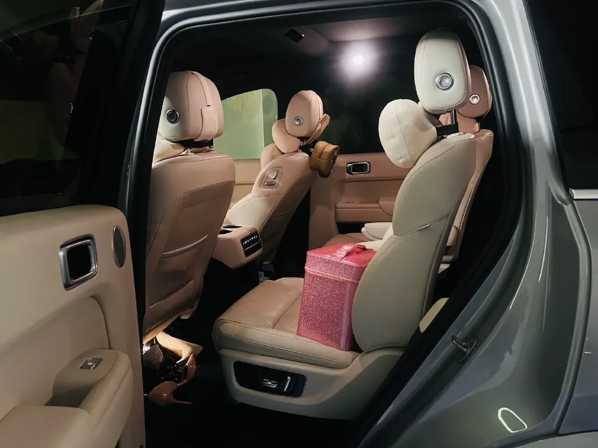 2023 Li L8 Range Extended 154HP REEV 40.9KWH,autocango,china used car exporter,china ev exporter,chinese used car exporter,chinese used ev exporter
