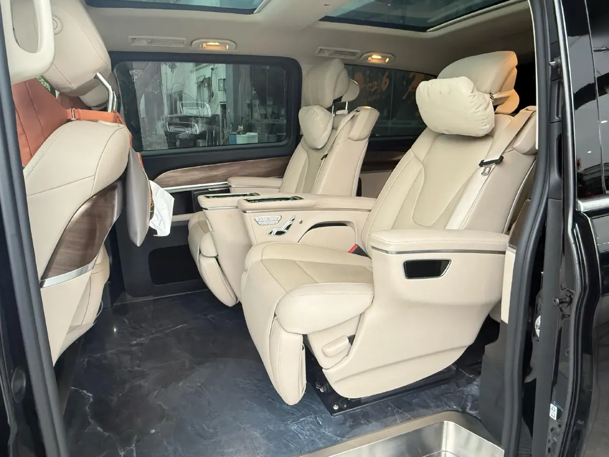 2022 Mercedes-Benz V Class 2.0T 211HP L4 9AT,autocango,china used car exporter,china ev exporter,chinese used car exporter,chinese used ev exporter