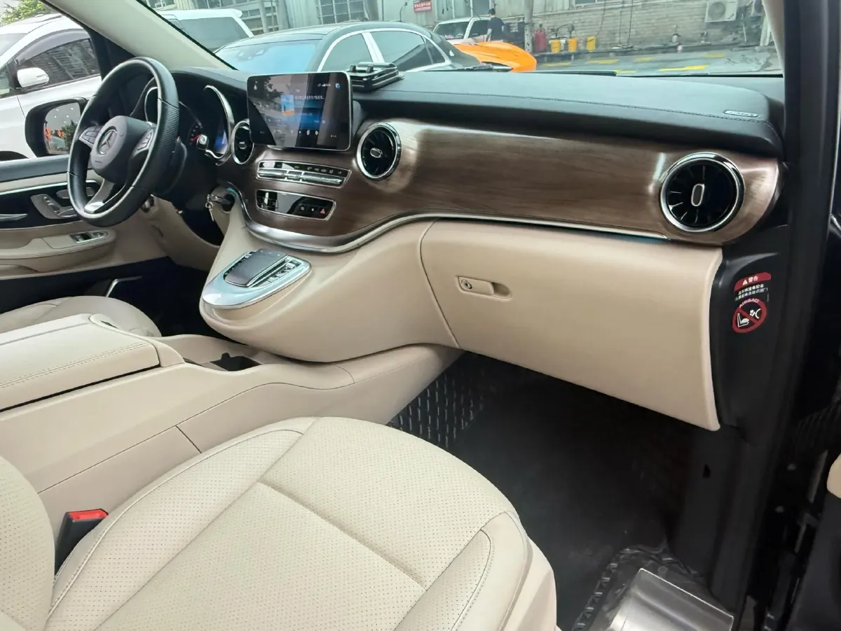 2022 Mercedes-Benz V Class 2.0T 211HP L4 9AT,autocango,china used car exporter,china ev exporter,chinese used car exporter,chinese used ev exporter