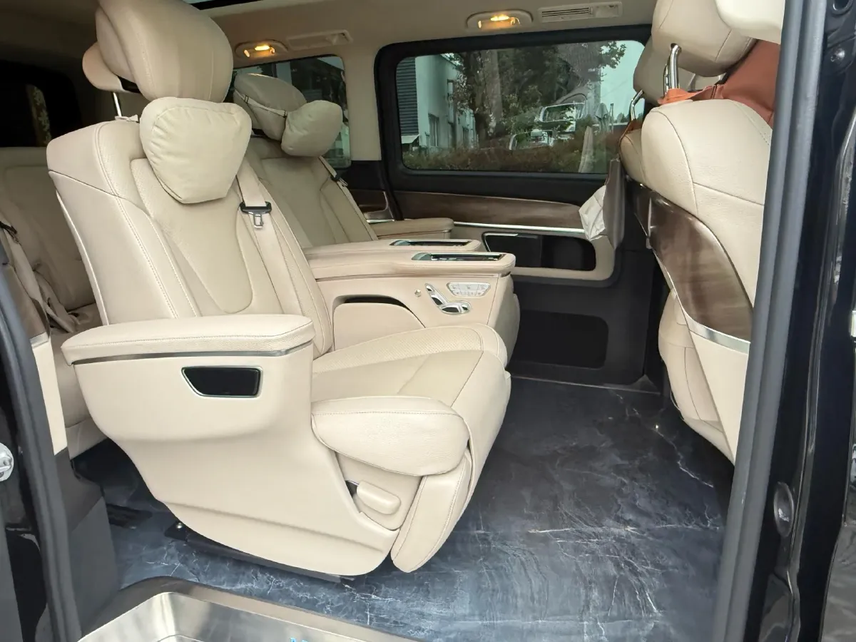 2022 Mercedes-Benz V Class 2.0T 211HP L4 9AT,autocango,china used car exporter,china ev exporter,chinese used car exporter,chinese used ev exporter