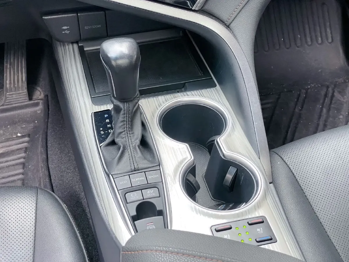 2019 Toyota Camry 2.5L 178HP L4 E-CVT Hybrid,autocango,china used car exporter,china ev exporter,chinese used car exporter,chinese used ev exporter