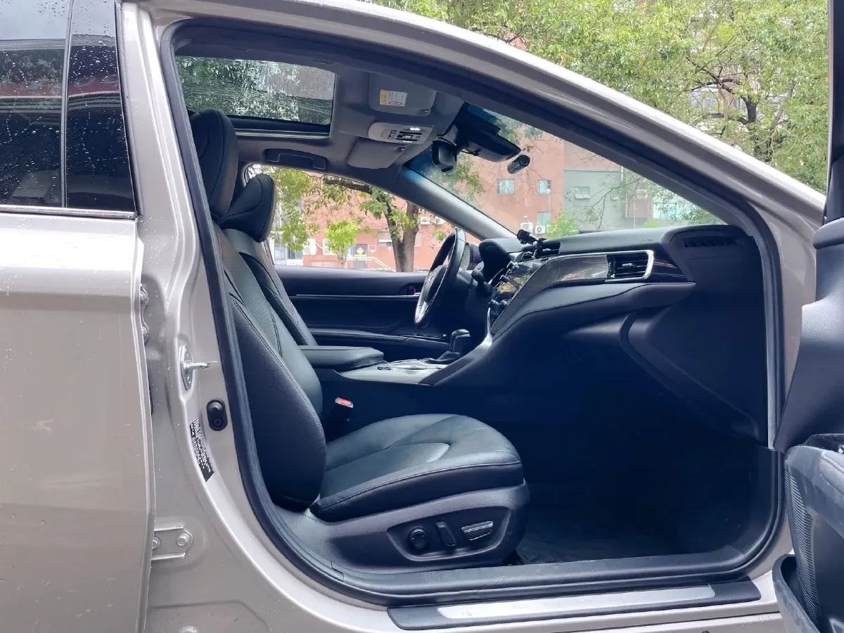 2019 Toyota Camry 2.5L 178HP L4 E-CVT Hybrid,autocango,china used car exporter,china ev exporter,chinese used car exporter,chinese used ev exporter