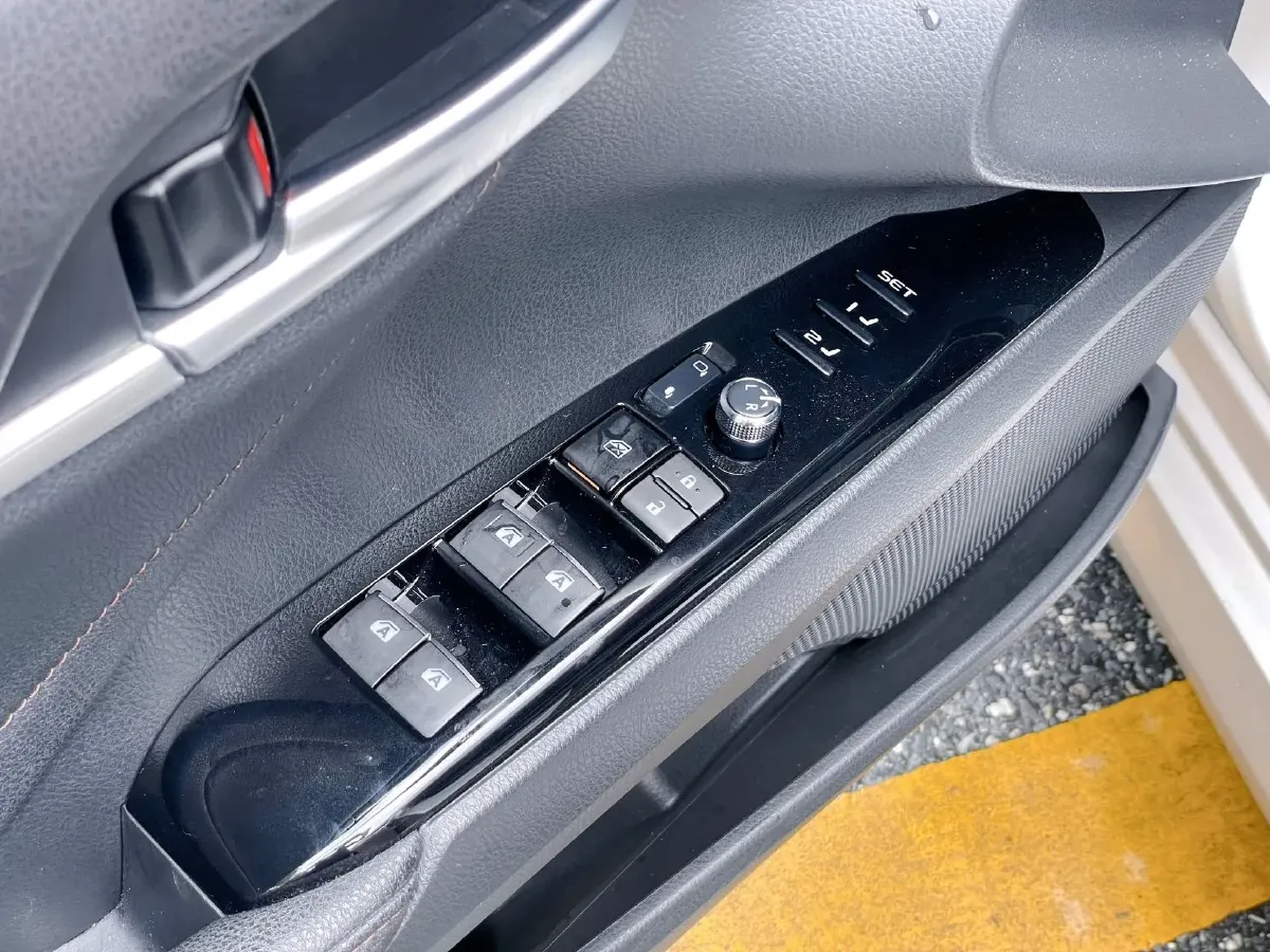2019 Toyota Camry 2.5L 178HP L4 E-CVT Hybrid,autocango,china used car exporter,china ev exporter,chinese used car exporter,chinese used ev exporter