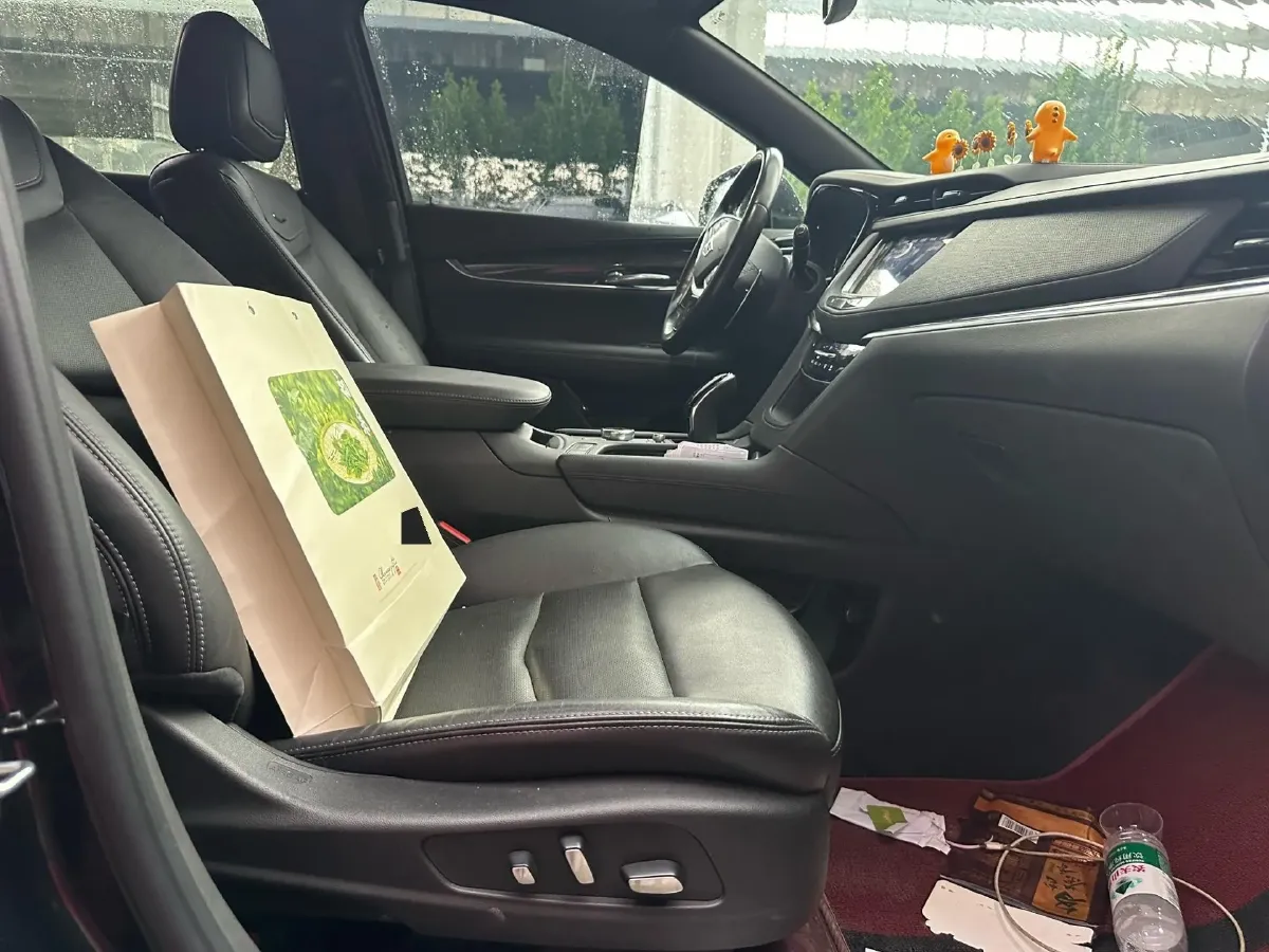 2024 Cadillac XT5 2.0T 237HP L4 9AT,autocango,china used car exporter,china ev exporter,chinese used car exporter,chinese used ev exporter