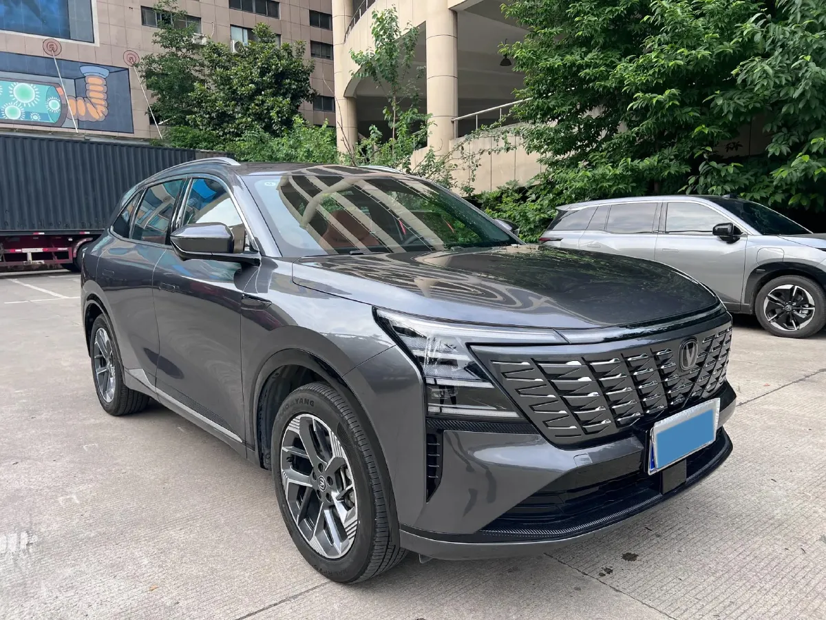 2025 ChangAn CS75 Plus 1.5T 192HP L4 8AT,autocango,china used car exporter,china ev exporter,chinese used car exporter,chinese used ev exporter