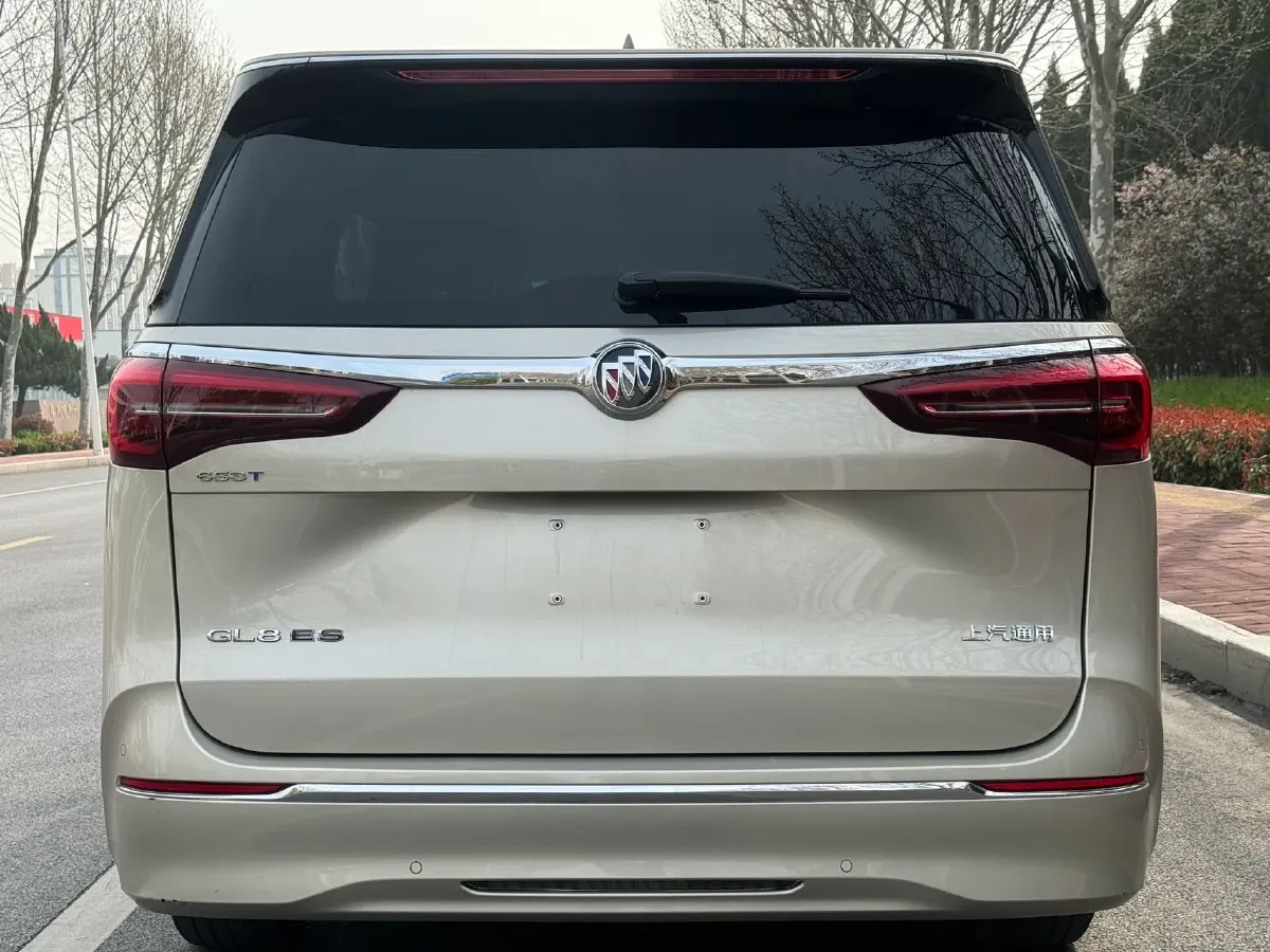 2022 Buick GL8 2.0T 237HP L4 9AT,autocango,china used car exporter,china ev exporter,chinese used car exporter,chinese used ev exporter