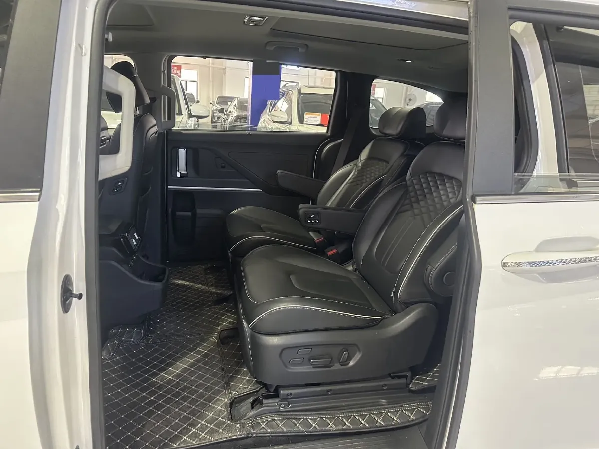 2021 Hyundai Custo 2.0T 236HP L4 8AT,autocango,china used car exporter,china ev exporter,chinese used car exporter,chinese used ev exporter