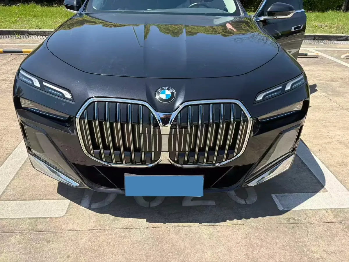 2023 BMW 7 Series 3.0T 272HP L6 8AT,autocango,china used car exporter,china ev exporter,chinese used car exporter,chinese used ev exporter