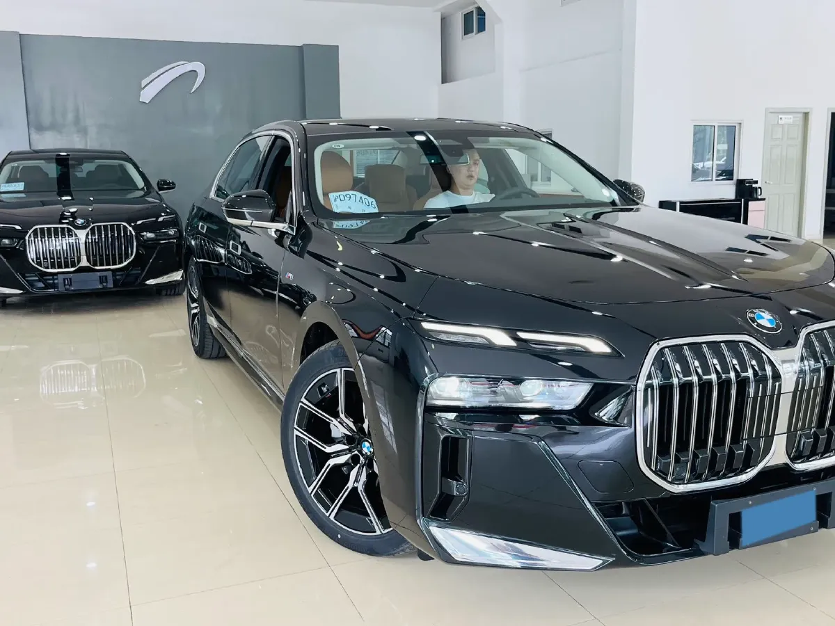 2023 BMW 7 Series 3.0T 272HP L6 8AT,autocango,china used car exporter,china ev exporter,chinese used car exporter,chinese used ev exporter