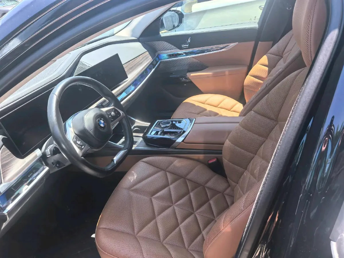 2023 BMW 7 Series 3.0T 272HP L6 8AT,autocango,china used car exporter,china ev exporter,chinese used car exporter,chinese used ev exporter