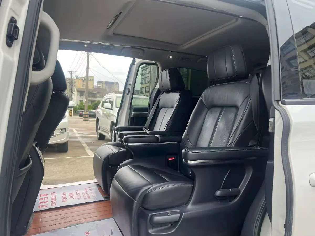 2021 GAC Trumpchi M8 2.0T 252HP L4 8AT,autocango,china used car exporter,china ev exporter,chinese used car exporter,chinese used ev exporter