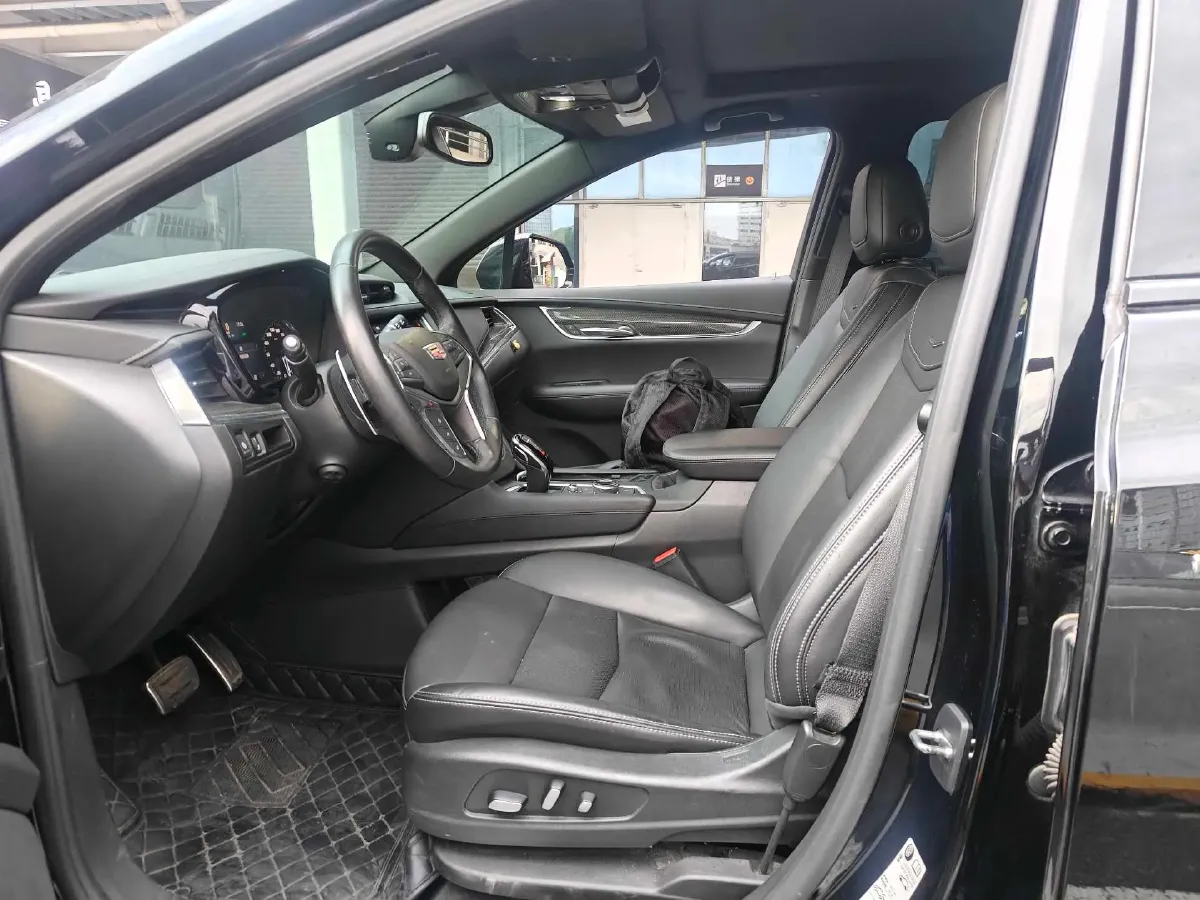 2022 Cadillac XT5 2.0T 237HP L4 9AT,autocango,china used car exporter,china ev exporter,chinese used car exporter,chinese used ev exporter
