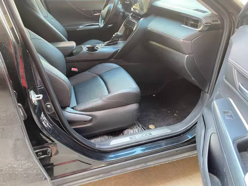 2023 Toyota Venza 2.0L 171HP L4 CVT,autocango,china used car exporter,china ev exporter,chinese used car exporter,chinese used ev exporter