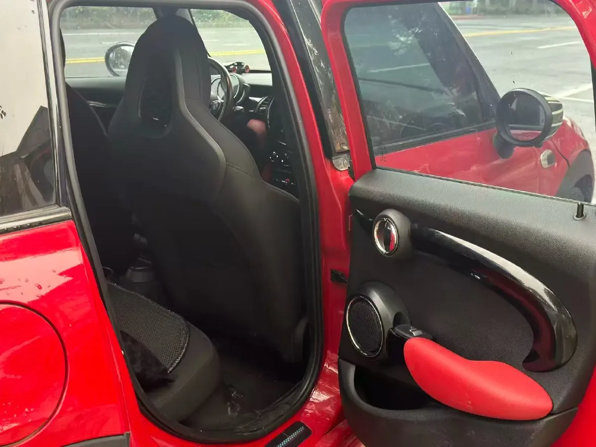2020 MINI MINI 1.5T 136HP L3 7DCT,autocango,china used car exporter,china ev exporter,chinese used car exporter,chinese used ev exporter