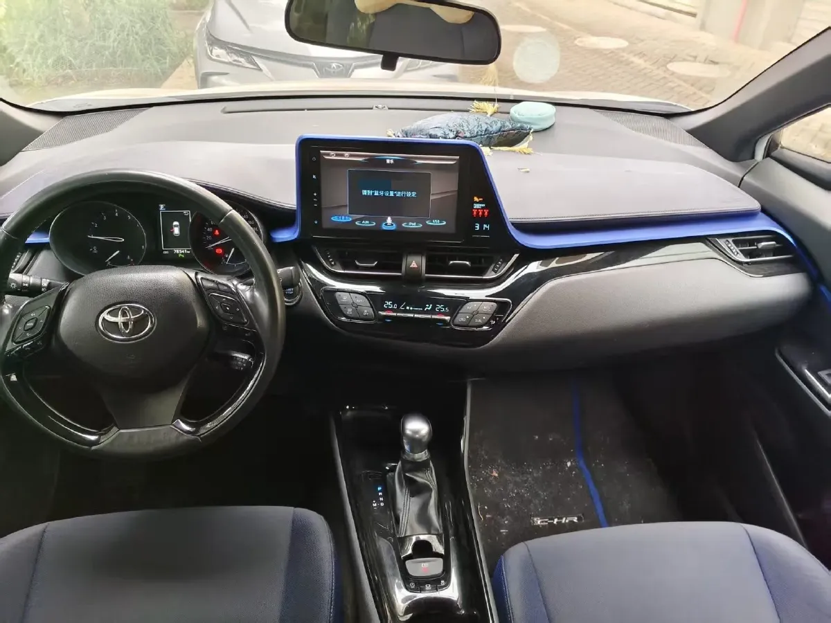 2018 Toyota C-HR 2.0L 171HP L4 CVT,autocango,china used car exporter,china ev exporter,chinese used car exporter,chinese used ev exporter