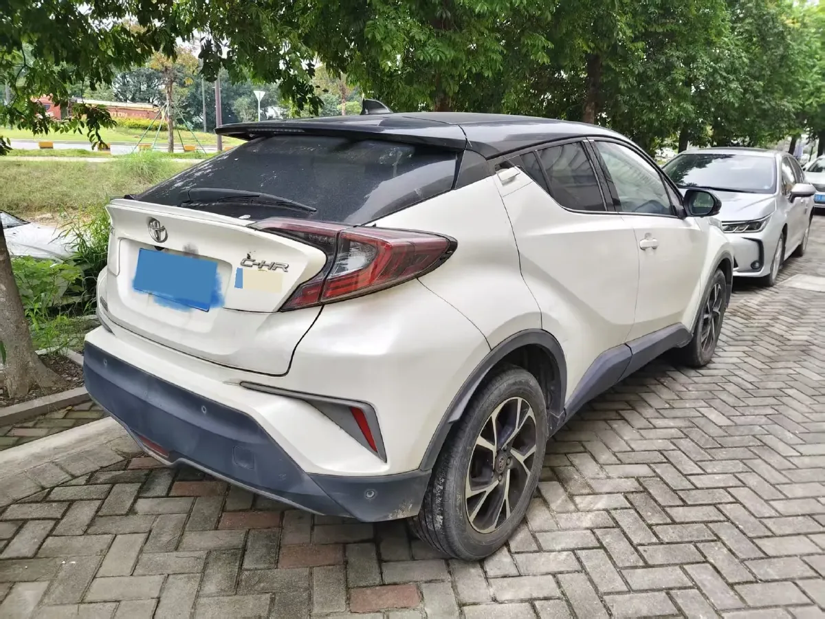 2018 Toyota C-HR 2.0L 171HP L4 CVT,autocango,china used car exporter,china ev exporter,chinese used car exporter,chinese used ev exporter