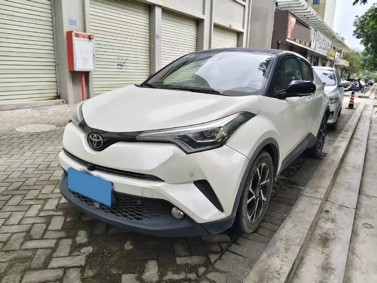 2018 Toyota C-HR 2.0L 171HP L4 CVT,autocango,china used car exporter,china ev exporter,chinese used car exporter,chinese used ev exporter