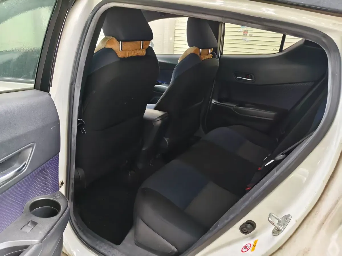 2018 Toyota C-HR 2.0L 171HP L4 CVT,autocango,china used car exporter,china ev exporter,chinese used car exporter,chinese used ev exporter