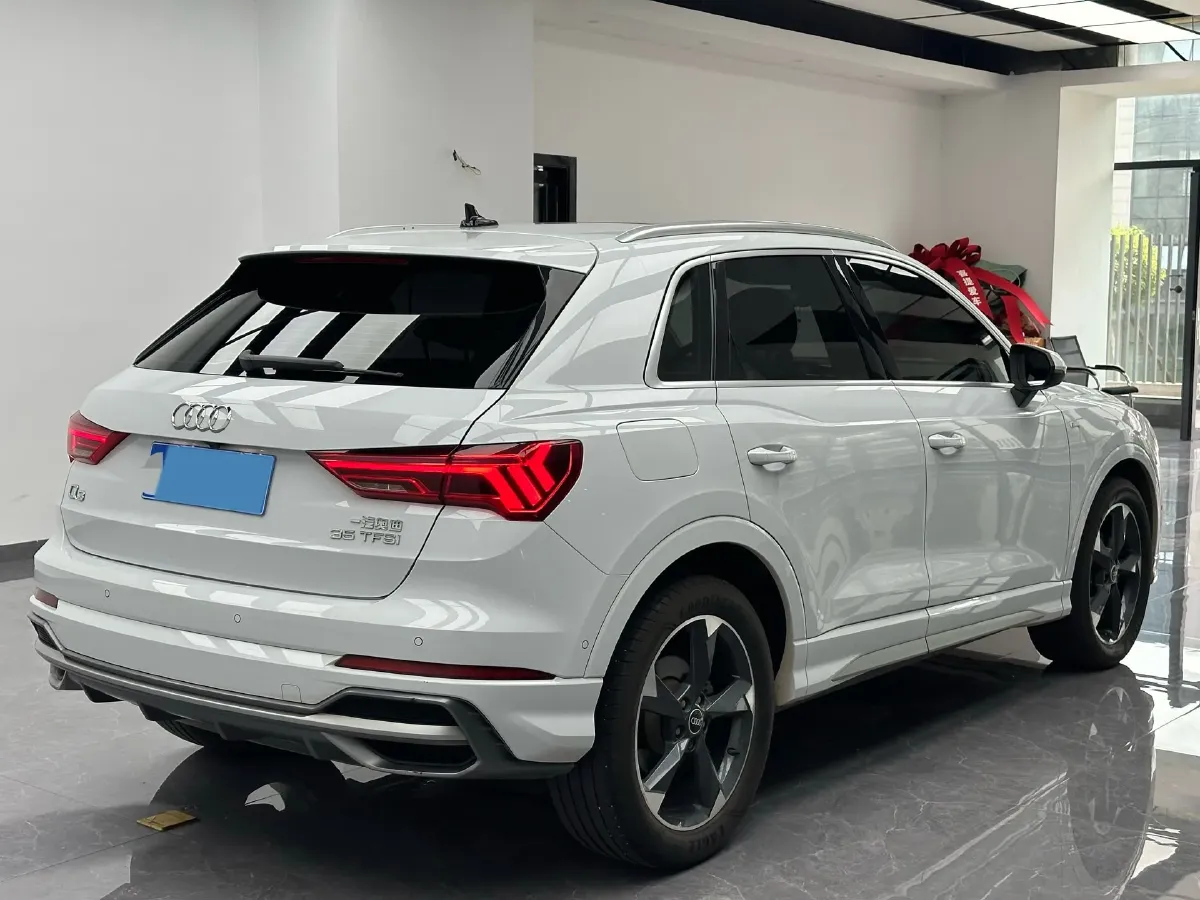 2022 Audi Q3 1.4T 150HP L4 7DCT,autocango,china used car exporter,china ev exporter,chinese used car exporter,chinese used ev exporter